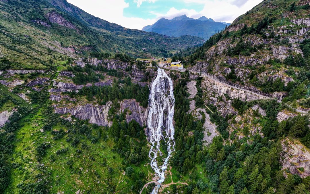 Toce-Wasserfall: einer der höchsten Wasserfälle der Alpen